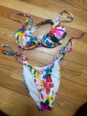 New White Floral Tie-Back Bikini Set
